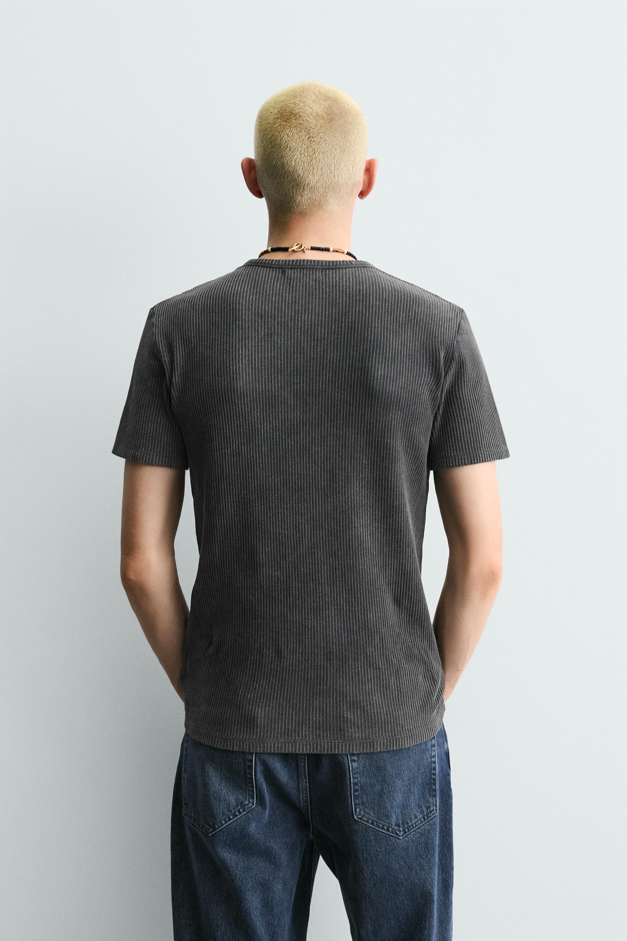 SLIM FIT TEXTURED KNIT T-SHIRT